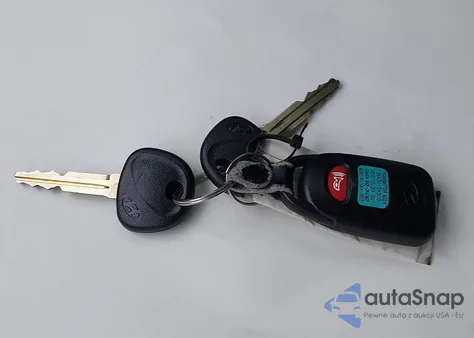 2012 Hyundai Elantra Limited from USA, damaged, VIN 5NPDH4AEXCH081785